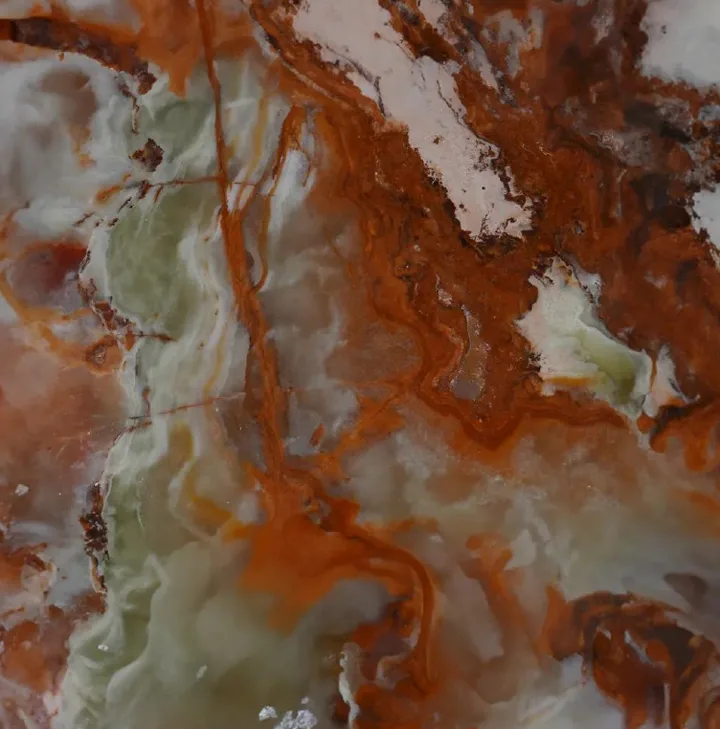 Crimson Serenade onyx sample, close up